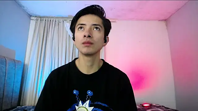 Yellowpokemon23 online show from 04/08/26, 06:09