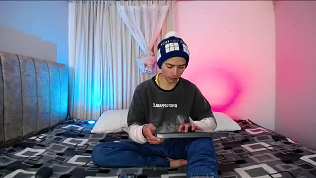 Yellowpokemon23 online show from 04/06/26, 01:01