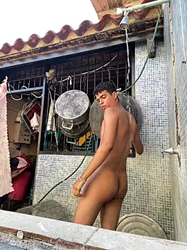 Snapshot of Leo_bunny_hot chatting on 03/02/25, 08:57 Leo bunny hot online show from 03/02/25, 08:57