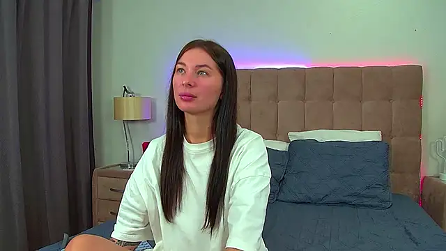 AlexandraBloom online show from 09/29/25, 06:13