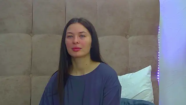 AlexandraBloom online show from 11/28/25, 06:30