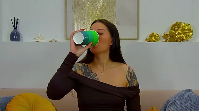 AlexandraBloom online show from 09/08/25, 07:13