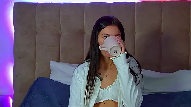 AlexandraBloom online show from 09/25/25, 06:25