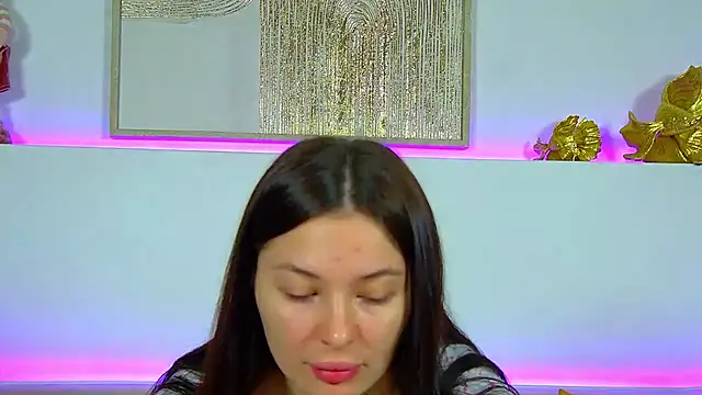 AlexandraBloom online show from 12/18/25, 06:23