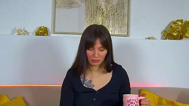 Snapshot of AlexandraBloom chatting on 02/27/26, 06:30 AlexandraBloom online show from 02/27/26, 06:30