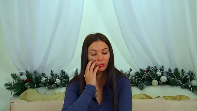 AlexandraBloom online show from 12/17/25, 06:24