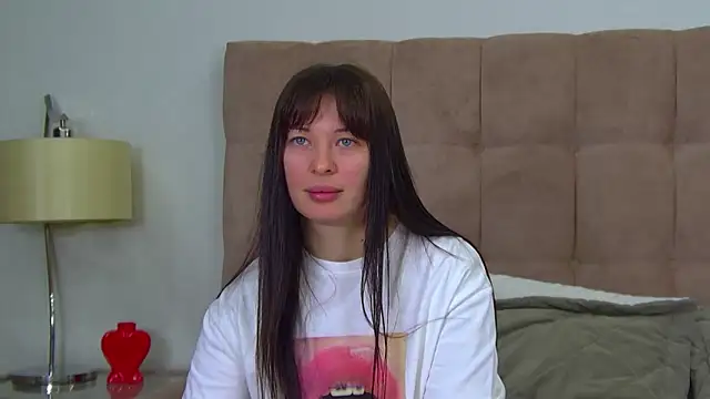 Snapshot of AlexandraBloom chatting on 02/23/26, 06:30 AlexandraBloom online show from 02/23/26, 06:30