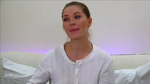 AlexandraBloom online show from 10/01/25, 07:51