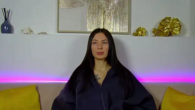 AlexandraBloom online show from 11/19/25, 06:19