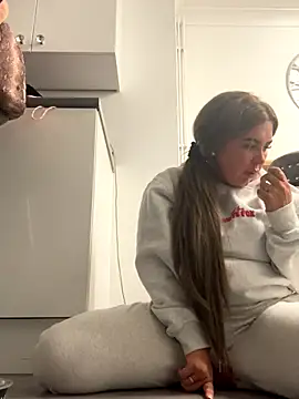 Snapshot of Mia_MilesXXX chatting on 10/03/25, 03:41 Mia MilesXXX online show from 10/03/25, 03:41