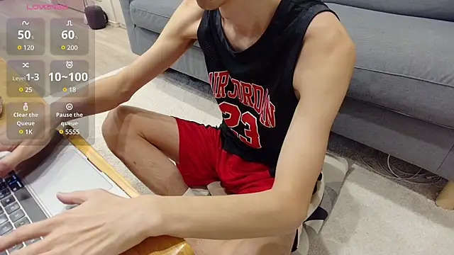 kimkim123123 online show from 02/17/25, 12:27