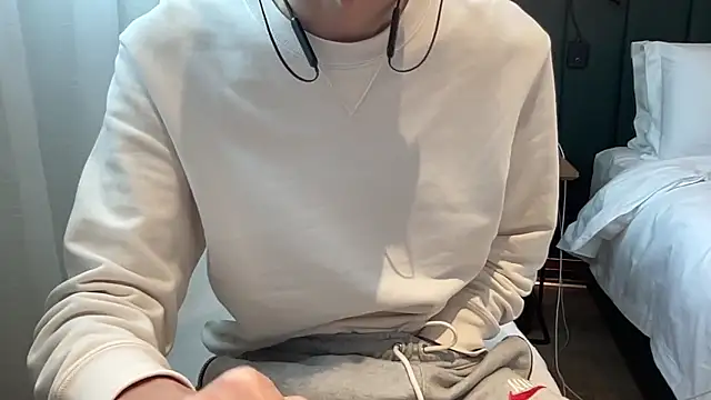 kimkim123123 online show from 02/10/25, 07:15