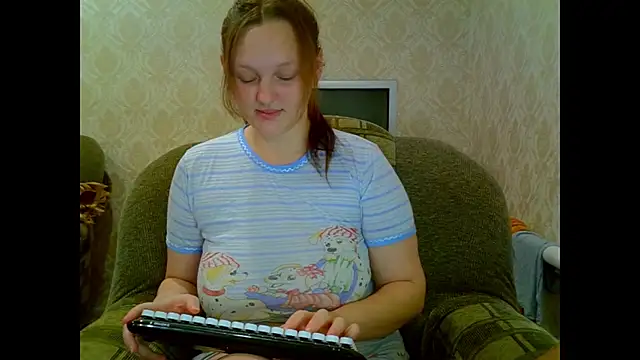 Aria  Dark online show from 11/16/25, 09:41