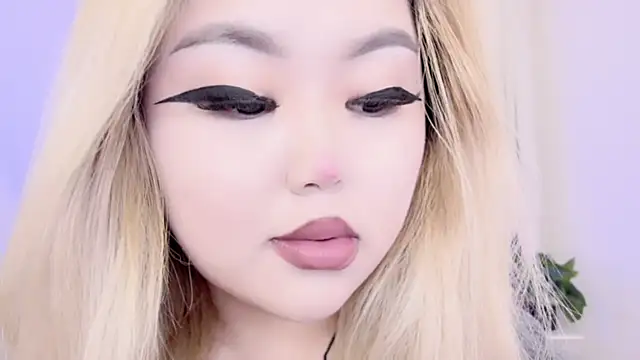 Snapshot of amelia_sunlight chatting on 03/18/25, 11:42 amelia sunlight online show from 03/18/25, 11:42