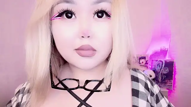 Snapshot of amelia_sunlight chatting on 02/13/25, 12:35 amelia sunlight online show from 02/13/25, 12:35