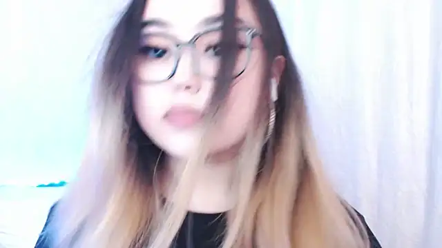 Snapshot of amelia_sunlight chatting on 05/26/26, 03:43 amelia sunlight online show from 05/26/26, 03:43
