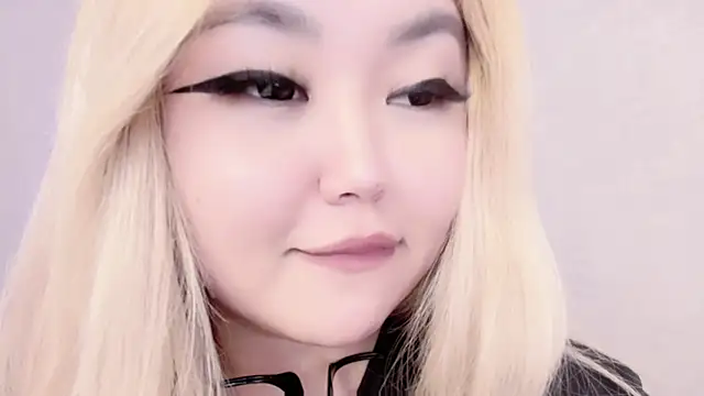 Snapshot of amelia_sunlight chatting on 02/26/25, 03:35 amelia sunlight online show from 02/26/25, 03:35