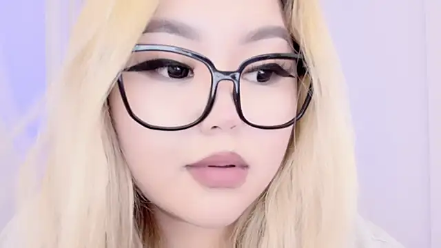 Snapshot of amelia_sunlight chatting on 03/20/25, 02:40 amelia sunlight online show from 03/20/25, 02:40