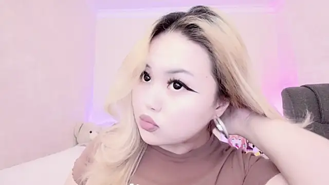 Snapshot of amelia_sunlight chatting on 02/10/25, 12:30 amelia sunlight online show from 02/10/25, 12:30