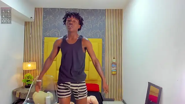 Snapshot of chimi88 chatting on 11/08/25, 12:42 chimi88 online show from 11/08/25, 12:42