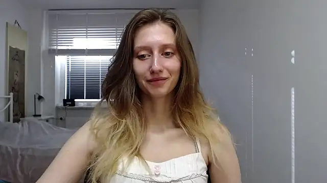 LUNA delight online show from 09/19/25, 05:44