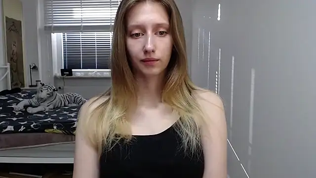 LUNA delight online show from 09/10/25, 05:28