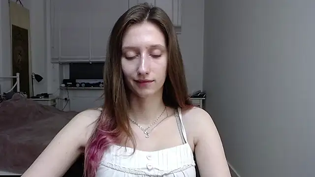 LUNA delight online show from 12/17/25, 06:40