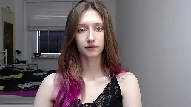 LUNA delight online show from 11/12/25, 06:39