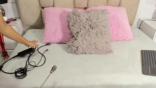 natalyclauss  online show from 03/19/25, 09:05