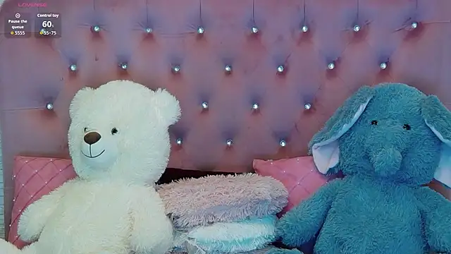 SophiaStarr online show from 11/15/25, 07:40