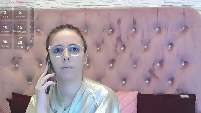 Snapshot of SophiaStarr chatting on 01/29/25, 08:25 SophiaStarr online show from 01/29/25, 08:25