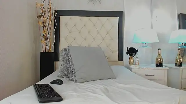 GaleHodge online show from 10/18/25, 12:51