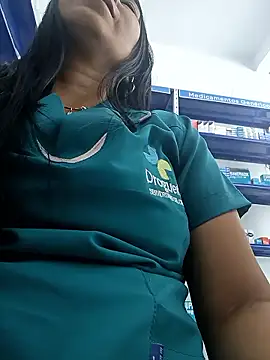 Snapshot of Megan_jennerr chatting on 01/15/26, 03:37 Megan jennerr online show from 01/15/26, 03:37