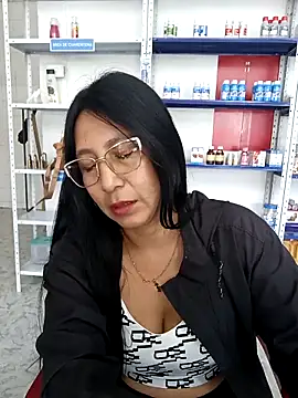 Megan jennerr online show from 09/29/25, 02:34