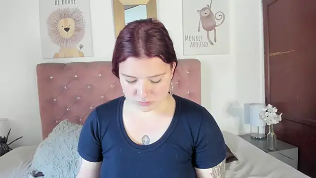 Snapshot of CelessteRedds chatting on 11/19/25, 11:32 CelessteRedds online show from 11/19/25, 11:32