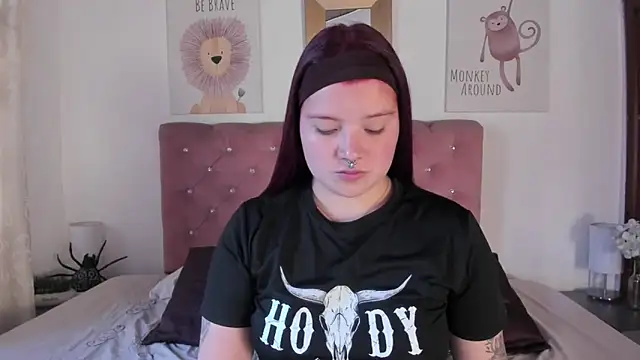 Snapshot of CelessteRedds chatting on 11/11/25, 11:27 CelessteRedds online show from 11/11/25, 11:27