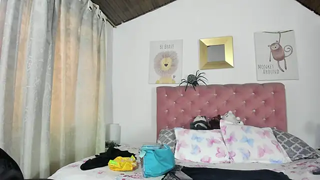 Snapshot of CelessteRedds chatting on 10/24/25, 11:20 CelessteRedds online show from 10/24/25, 11:20