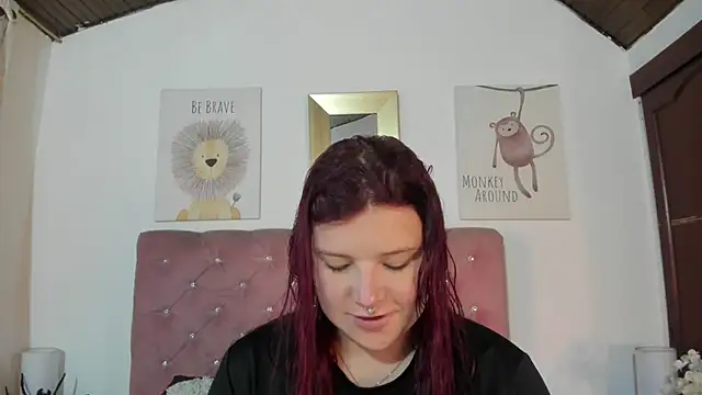 Snapshot of CelessteRedds chatting on 11/21/25, 11:31 CelessteRedds online show from 11/21/25, 11:31