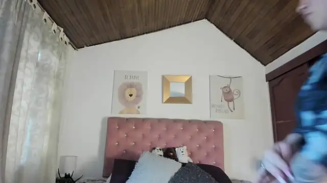 Snapshot of CelessteRedds chatting on 11/25/25, 11:21 CelessteRedds online show from 11/25/25, 11:21