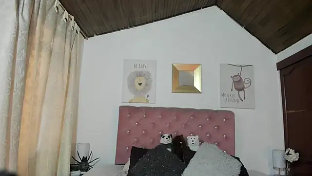 Snapshot of CelessteRedds chatting on 11/04/25, 11:14 CelessteRedds online show from 11/04/25, 11:14