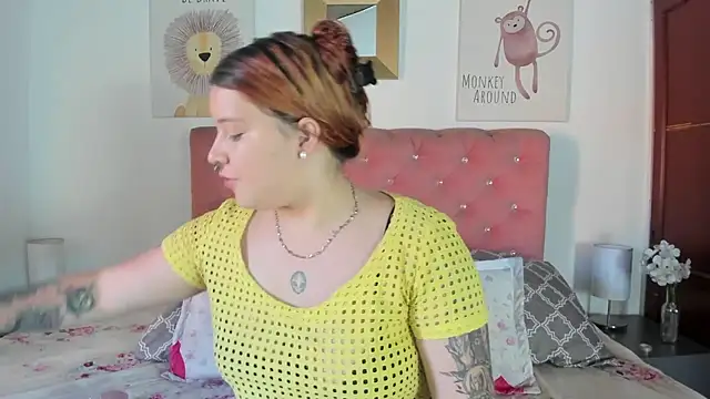 Snapshot of CelessteRedds chatting on 10/22/25, 11:42 CelessteRedds online show from 10/22/25, 11:42