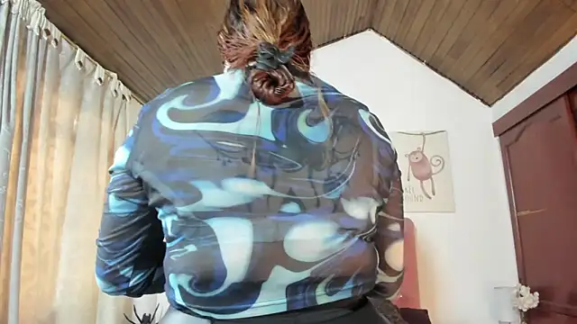 Snapshot of CelessteRedds chatting on 11/05/25, 11:24 CelessteRedds online show from 11/05/25, 11:24