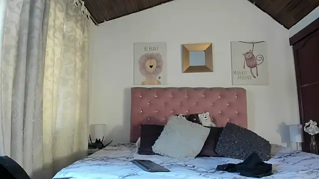 Snapshot of CelessteRedds chatting on 11/26/25, 11:32 CelessteRedds online show from 11/26/25, 11:32