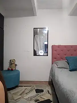 Snapshot of Venus-Wood chatting on 02/18/26, 01:18 Venus-Wood online show from 02/18/26, 01:18