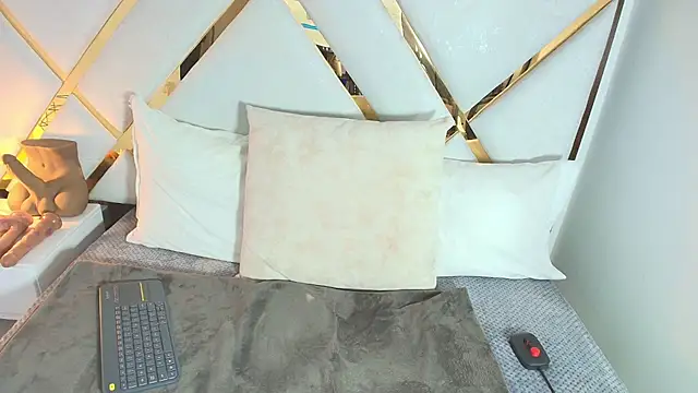 Slut Milf  online show from 11/01/25, 04:23