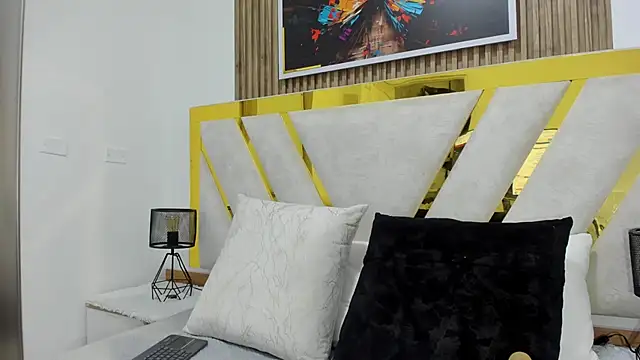 Slut Milf  online show from 12/21/25, 01:02