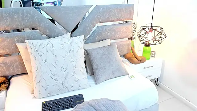Snapshot of Slut_Milf_ chatting on 07/17/26, 06:05 Slut Milf online show from 07/17/26, 06:05