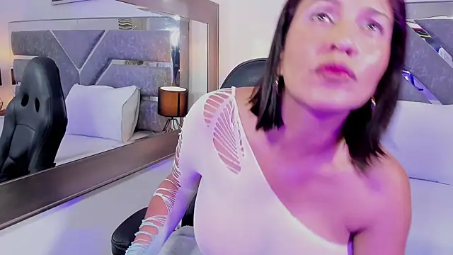 Slut Milf  online show from 04/09/26, 08:04