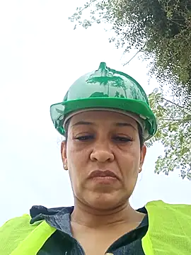 Snapshot of Slut_Milf_ chatting on 03/08/25, 03:02 Slut Milf  online show from 03/08/25, 03:02