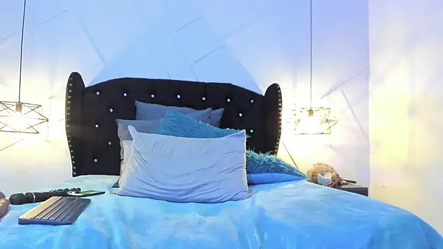 Snapshot of Slut_Milf_ chatting on 02/16/25, 01:14 Slut Milf  online show from 02/16/25, 01:14